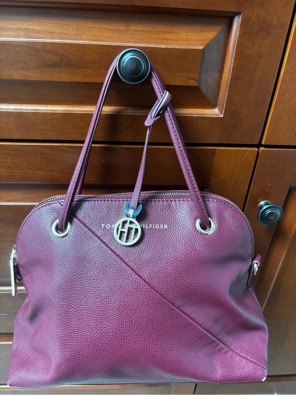VTG Tommy Hilfiger pebbled leather satchel signature striped charm strap